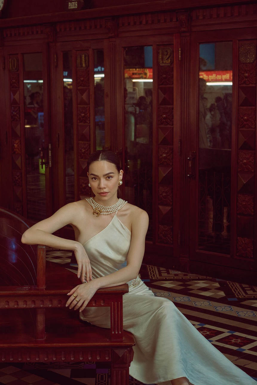 Hồ Ngọc Hà cùng dàn trò cưng cuốn hút với bộ ảnh Sài Gòn xưa - Ảnh 1.