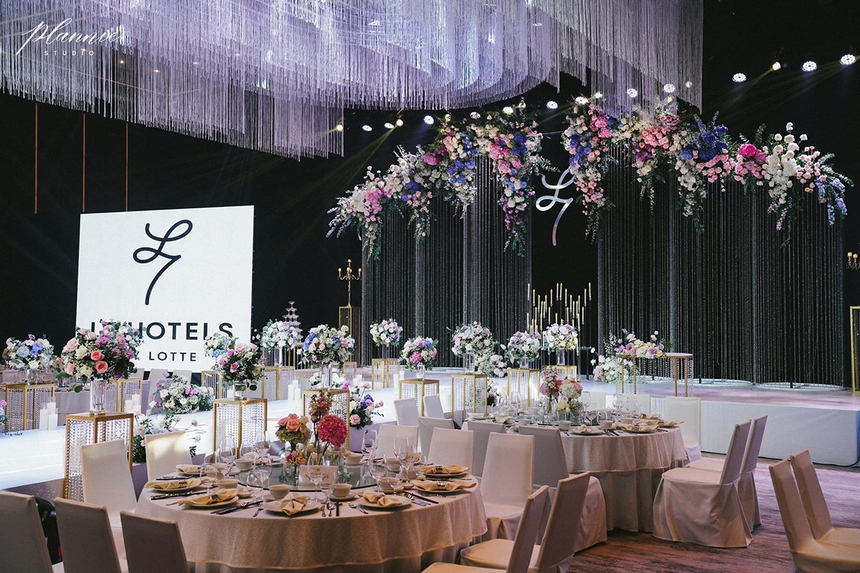 Triển lãm cưới lấy cảm hứng từ mùa Thu Hà Nội - Ảnh 4.