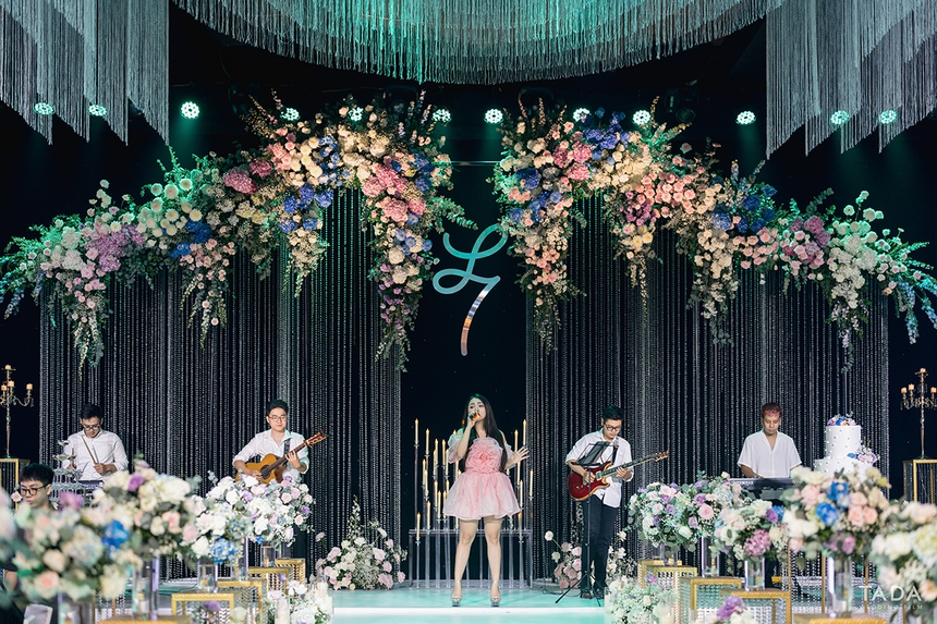 Triển lãm cưới lấy cảm hứng từ mùa Thu Hà Nội - Ảnh 5.