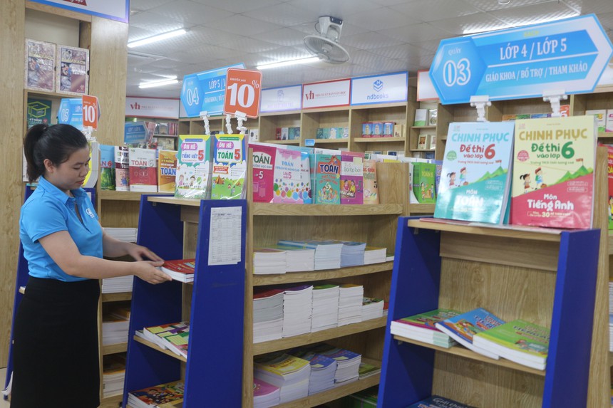 Trước thềm năm học mới: Cung ứng đầy đủ sách giáo khoa – khắc phục tình trạng thiếu giáo viên - Ảnh 3.