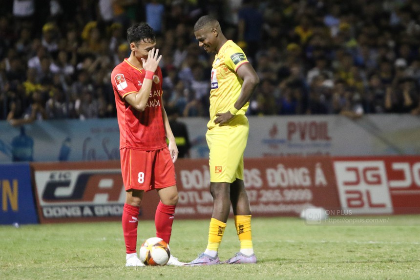 Đông Á Thanh Hóa chuyển nhượng cực nhộn nhịp, nhiều nhà vô địch Cúp Quốc gia ra đi - Ảnh 3.