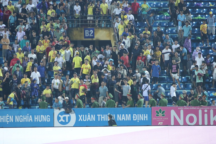 Nỗi niềm cay đắng của khán giả thành Nam - Ảnh 1.