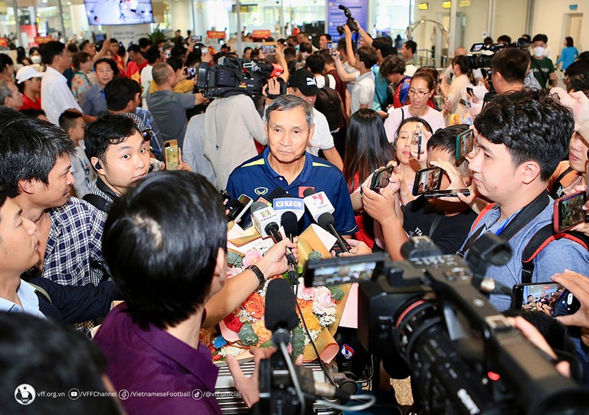 HLV Mai Đức Chung: ‘Cầu thủ Việt Nam được tiếp cận với trình độ cao của thế giới’ - Ảnh 3.