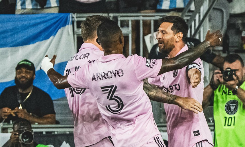 Messi lập cú đúp thần sầu, Inter Miami tiếp tục thăng hoa với 'tổ đội' cựu sao Barca - Ảnh 2. Messi lập cú đúp thần sầu, Inter Miami tiếp tục thăng hoa với 'tổ đội' cựu sao Barca - Ảnh 2.