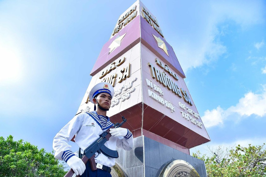 Phát động Cuộc thi và Triển lãm ảnh nghệ thuật về biển đảo Việt Nam năm 2023 - Ảnh 1.