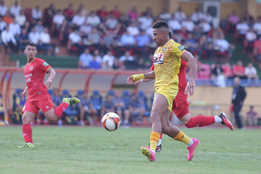 Bóng đá Việt Nam 30/8: HLV CLB Hà Nội lọt đề cử HLV xuất sắc nhất giải - Ảnh 5.