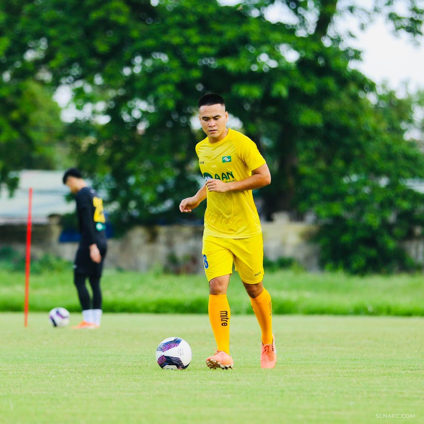 Chuyển nhượng V-League hôm nay 30/8: Bình Dương tung tiền mua ‘sao’ làm mới hàng thủ - Ảnh 4. Chuyển nhượng V-League hôm nay 30/8: Bình Dương tung tiền mua ‘sao’ làm mới hàng thủ - Ảnh 4.