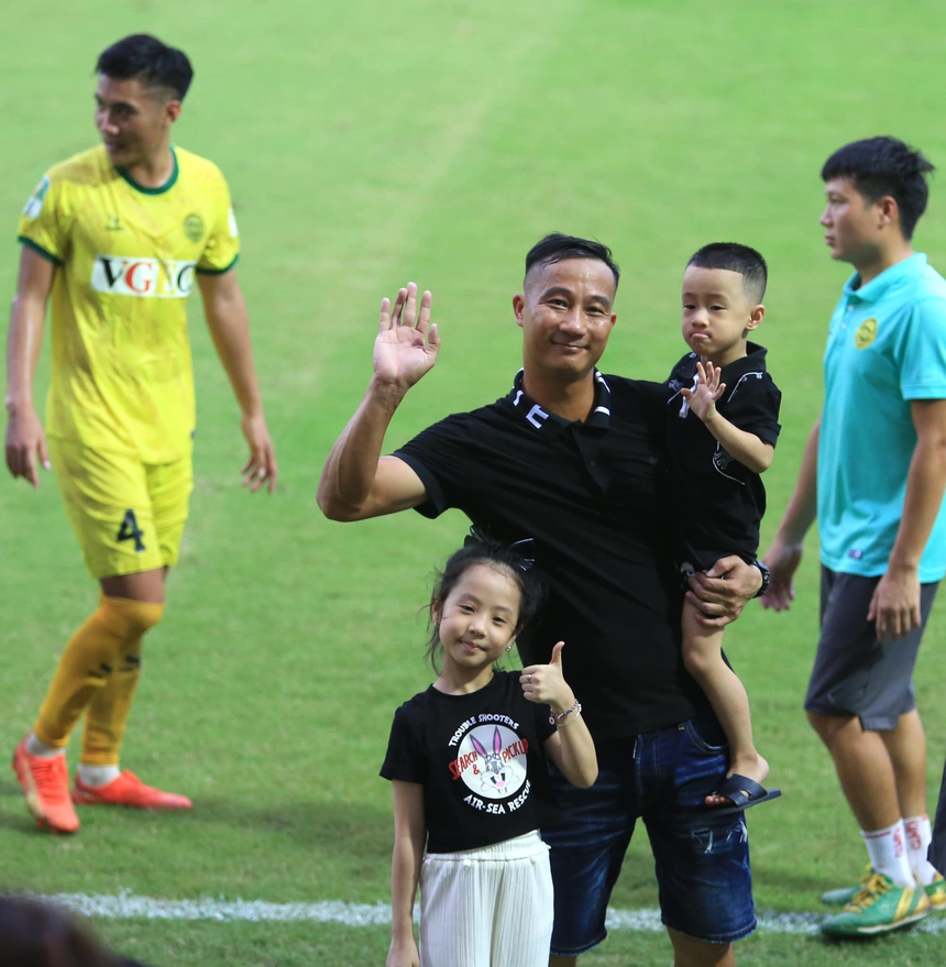 Bóng đá Việt Nam 30/8: HLV CLB Hà Nội lọt đề cử HLV xuất sắc nhất giải - Ảnh 6.