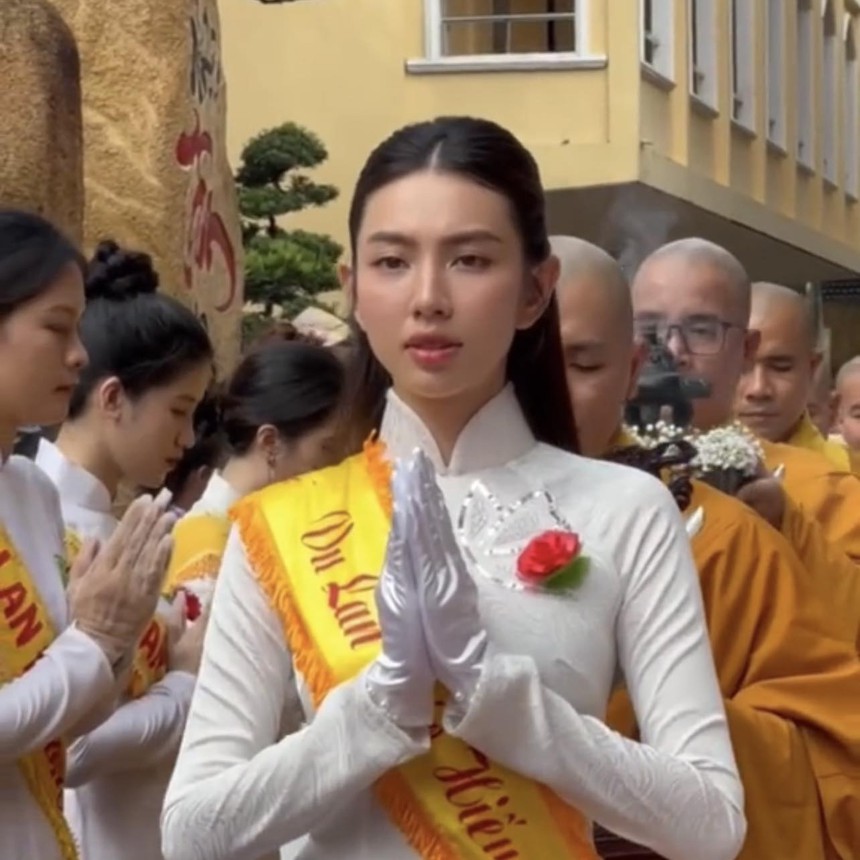 Sao Việt 30/8: Bảo Thanh, Angela Phương Trinh,... mừng lễ Vu Lan, Trấn Thành đăng ảnh tình tứ bên Hari Won - Ảnh 3.