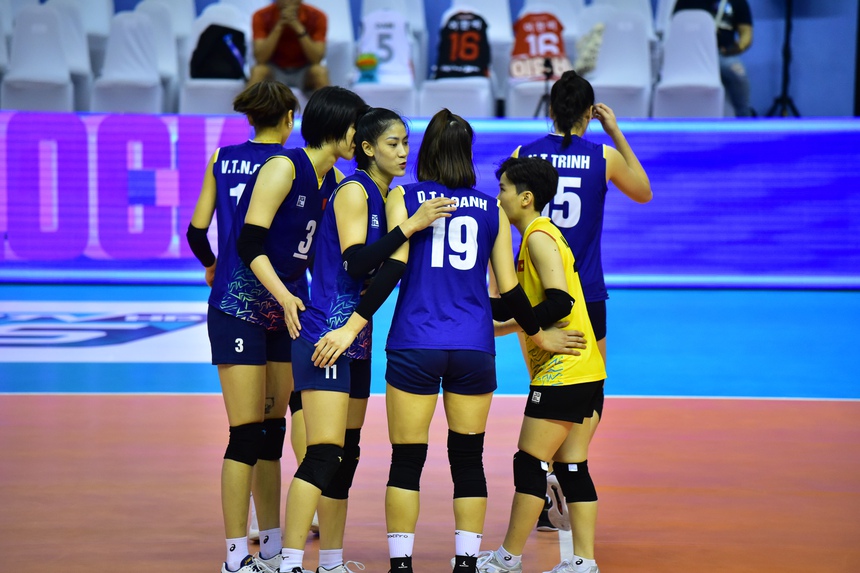 Tuyển bóng chuyền nữ Việt Nam xuất sắc thắng ngược Hàn Quốc 3-2 trong trận ra quân ở giải vô địch bóng chuyền nữ Châu Á 2023