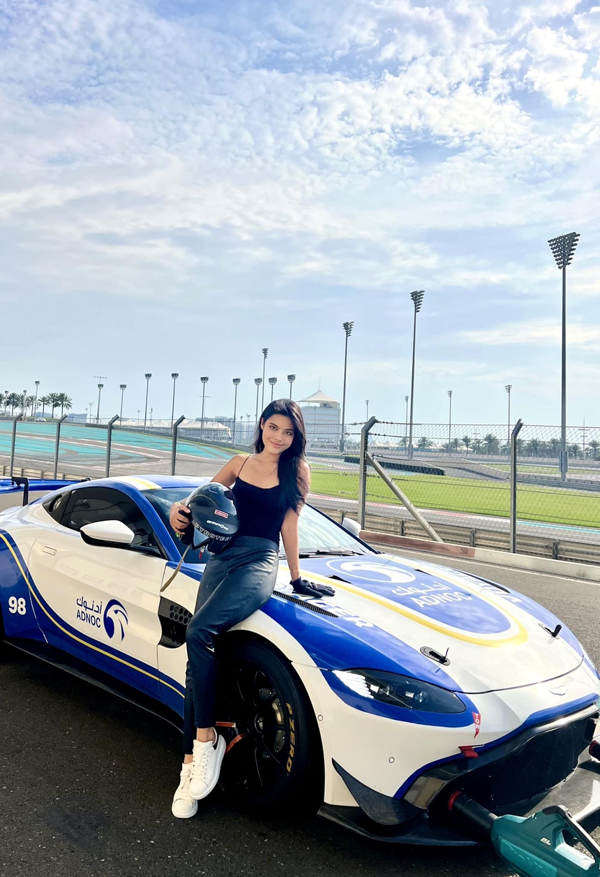 Á hậu Phương Thảo lên tiếng về việc 'ủng hộ phụ nữ tìm mối quan hệ bao nuôi' - Ảnh 3. Á hậu Phương Thảo lên tiếng về việc 'ủng hộ phụ nữ tìm mối quan hệ bao nuôi' - Ảnh 3.