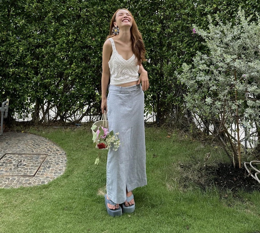 Học mỹ nhân Việt diện chân váy dài tôn dáng tuyệt đối - Ảnh 2.