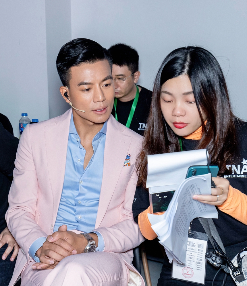 Hiếu Nguyễn: 'Làm host áp lực hơn đóng phim rất nhiều' - Ảnh 3.