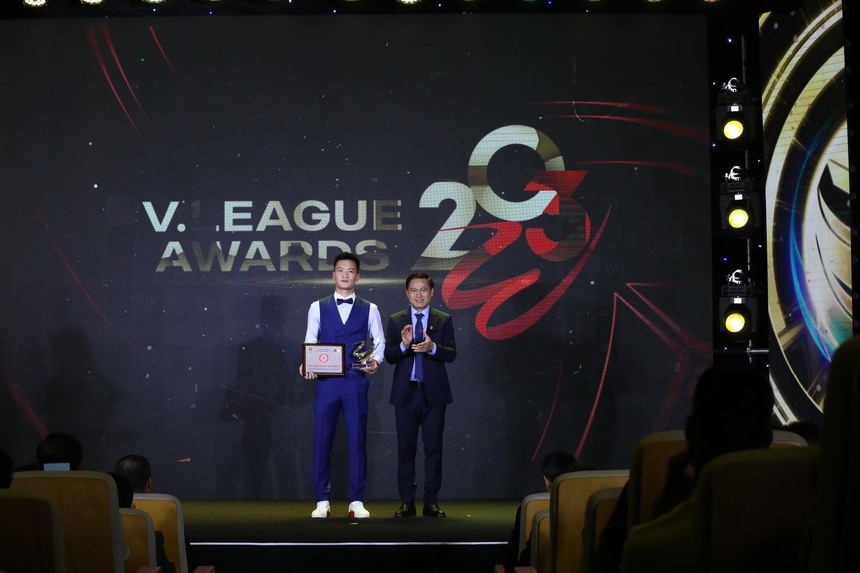 Hoàng Đức xuất sắc nhất V League 2023 - Ảnh 2. Hoàng Đức xuất sắc nhất V League 2023 - Ảnh 2.