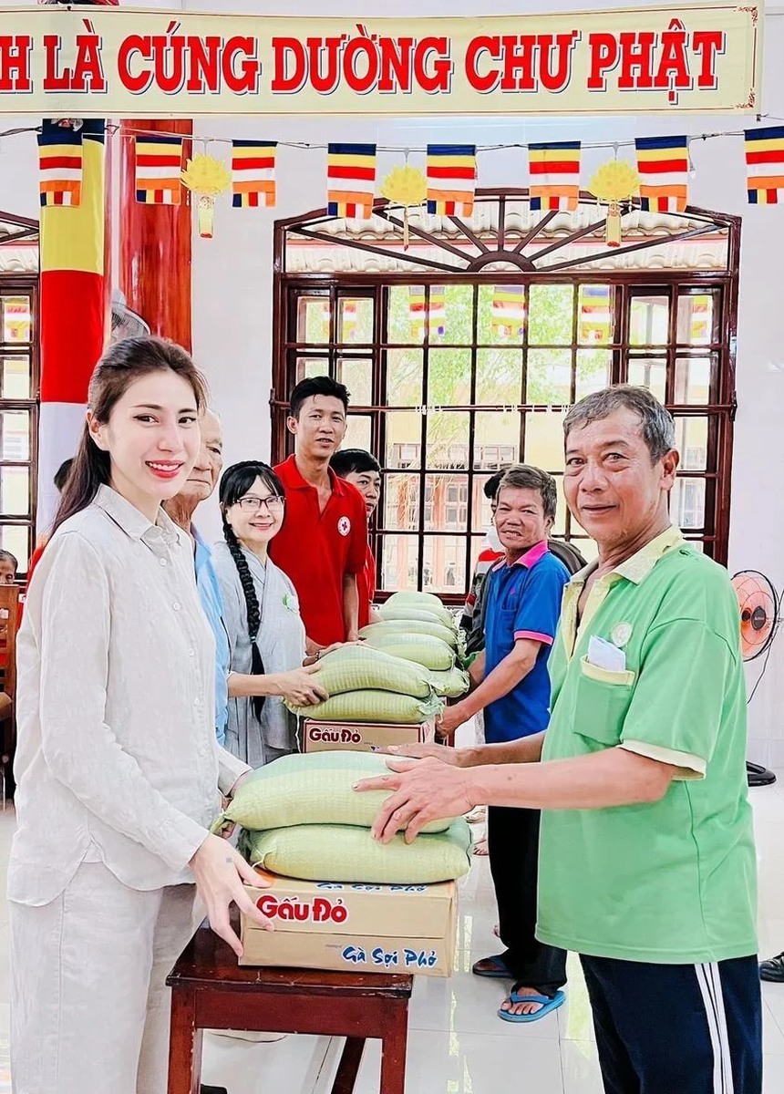 Sao Việt 31/8: Quang Sự lộ tạo hình mới cực 'oách', Bùi Khánh Linh trải lòng về quá khứ vất vả - Ảnh 3.