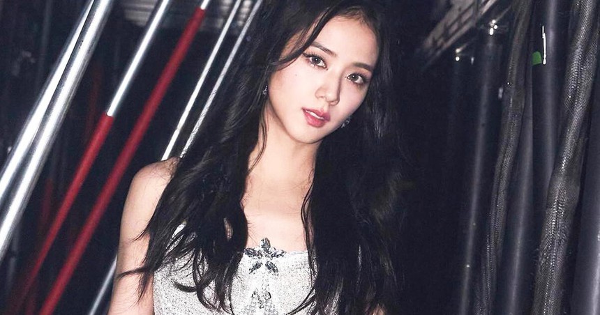 YG bỏ bê hay đang 'chèn ép' Jisoo Blackpink khi hạn tái ký gần kề? - Ảnh 10.