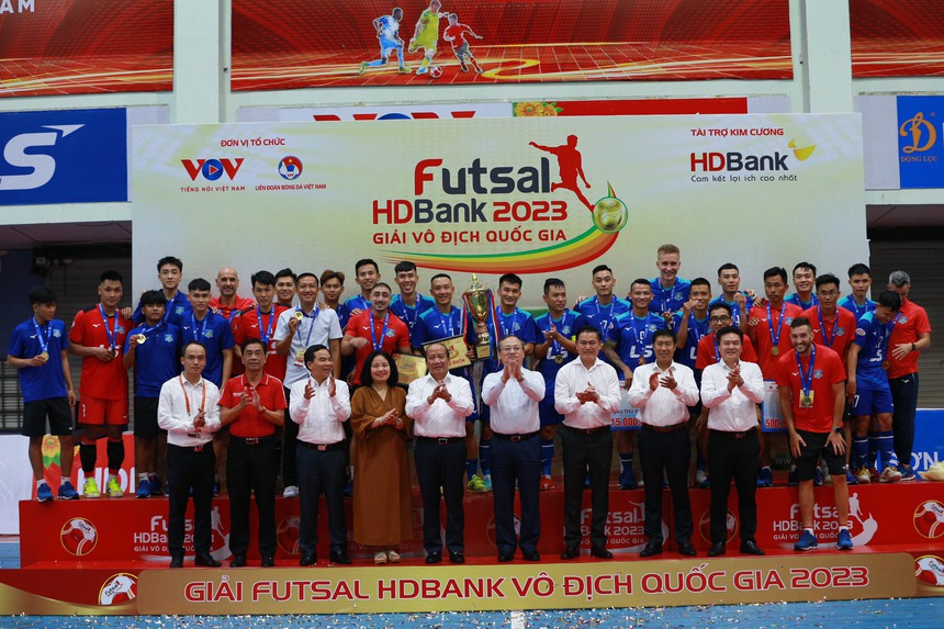 "Người hùng" World Cup toả sáng, Thái Sơn Nam vỡ oà trở lại vị thế số 1 futsal Việt Nam - Ảnh 6.