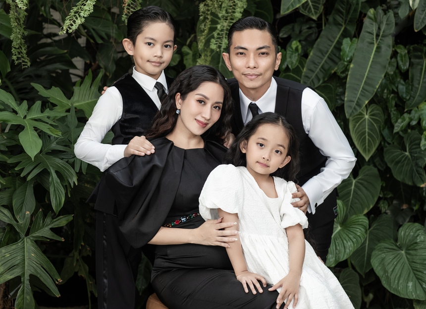 Khánh Thi - Phan Hiển: Tự hào vì hai con càng lớn càng ngoan ngoãn - Ảnh 4.
