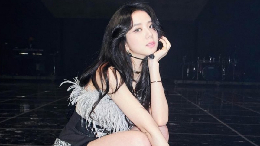 YG bỏ bê hay đang 'chèn ép' Jisoo Blackpink khi hạn tái ký gần kề? - Ảnh 3.