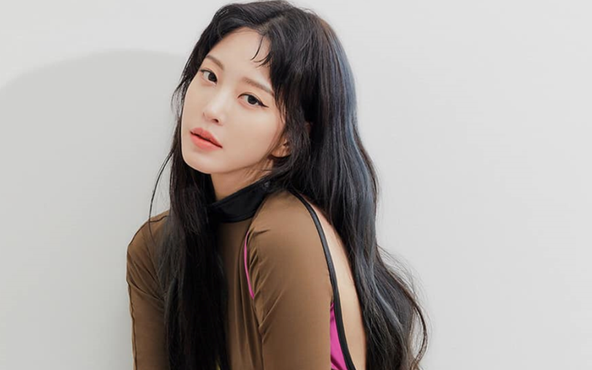 YG bỏ bê hay đang 'chèn ép' Jisoo Blackpink khi hạn tái ký gần kề? - Ảnh 4.