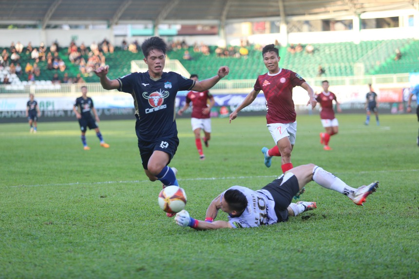 HLV Kiatisuk: Mục tiêu lớn của chúng tôi ở mùa giải mới là chức vô địch - Ảnh 2.