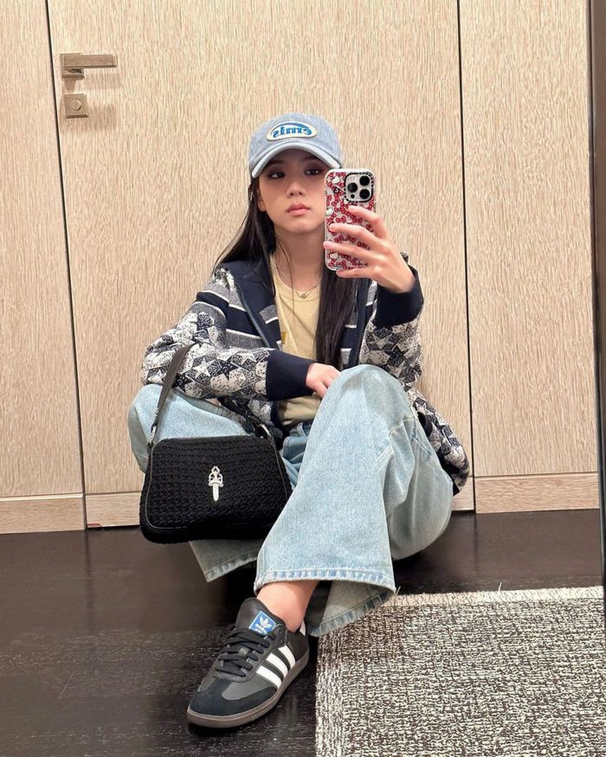 Style đơn giản vẫn sang của Jisoo (BLACKPINK): Diện quần jeans áo thun vẫn đẹp hút mắt - Ảnh 8.