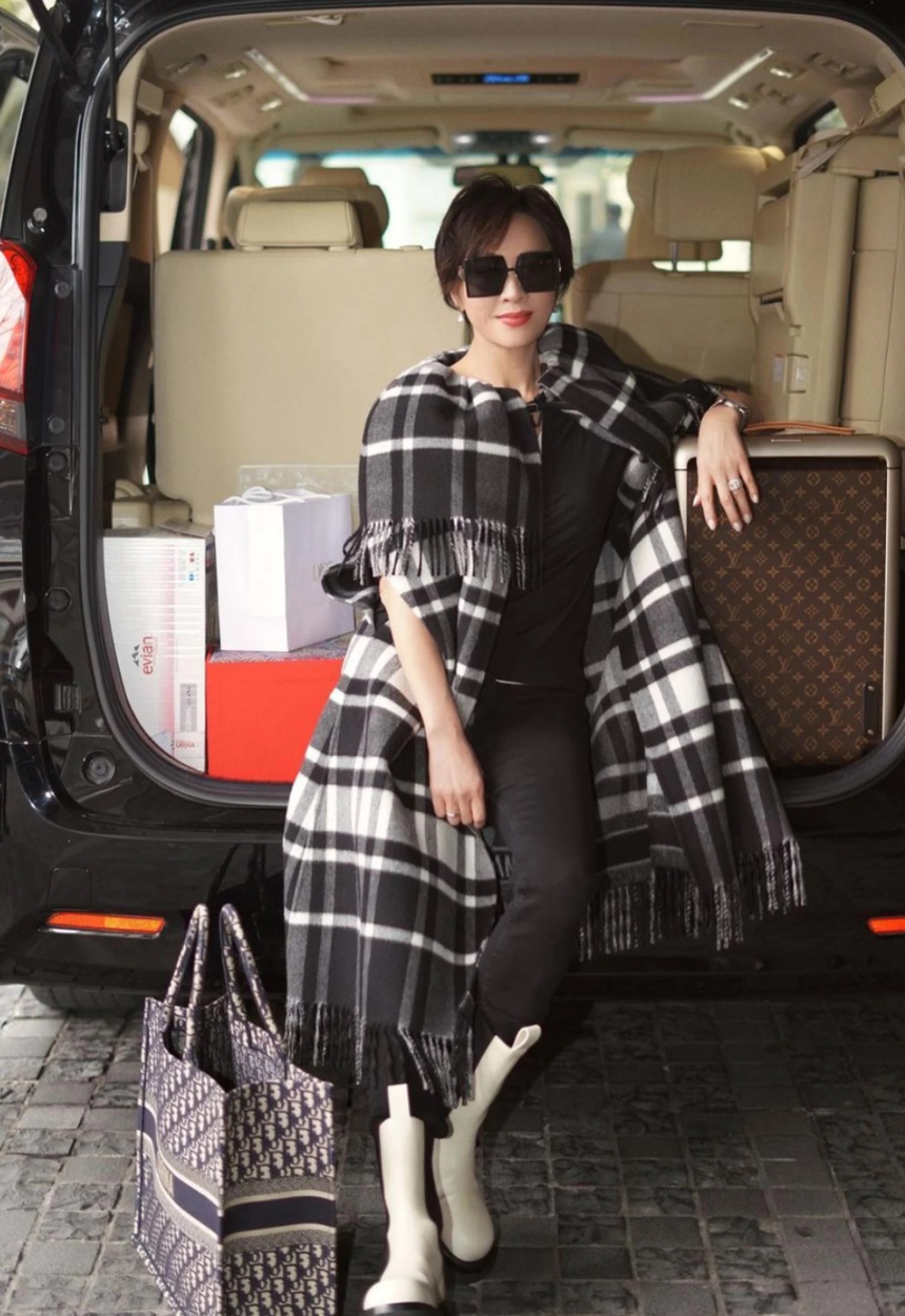 (Bài đăng Chủ nhật) 'Soi' cuộc sống xa hoa của cặp đôi vàng Lưu Gia Linh và Lương Triều Vỹ - Ảnh 3.