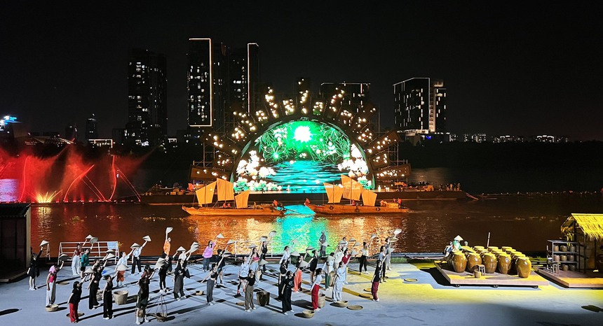 Lễ hội sông nước TP.HCM lần 1: Đưa văn hóa đến thật gần du khách và người dân - Ảnh 2.