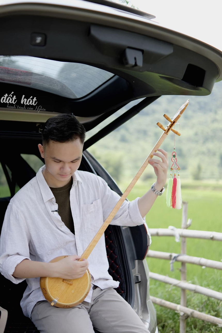 Chàng trai người Tày giữ hồn âm nhạc dân tộc - Ảnh 1.