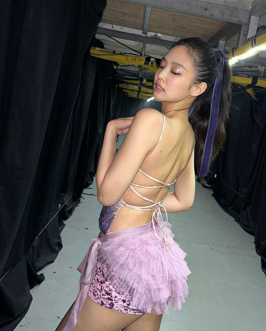 Những lần BLACKPINK tạo cơn sốt: Rosé có "quần gấu bông", Jennie diện gì cũng "cháy hàng" - Ảnh 7.