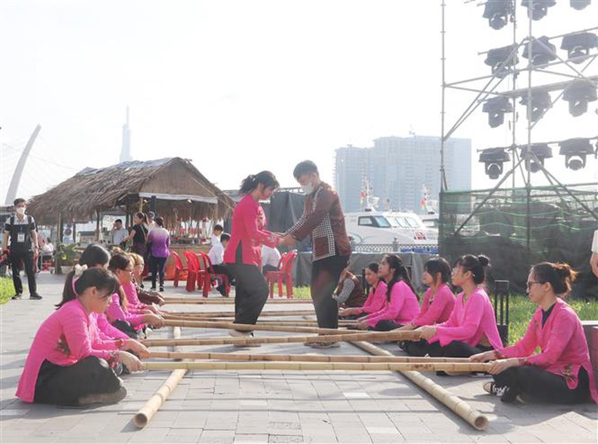 Tài nguyên văn hóa bản địa tạo sức hút cho sản phẩm du lịch - Ảnh 4. Tài nguyên văn hóa bản địa tạo sức hút cho sản phẩm du lịch - Ảnh 4.