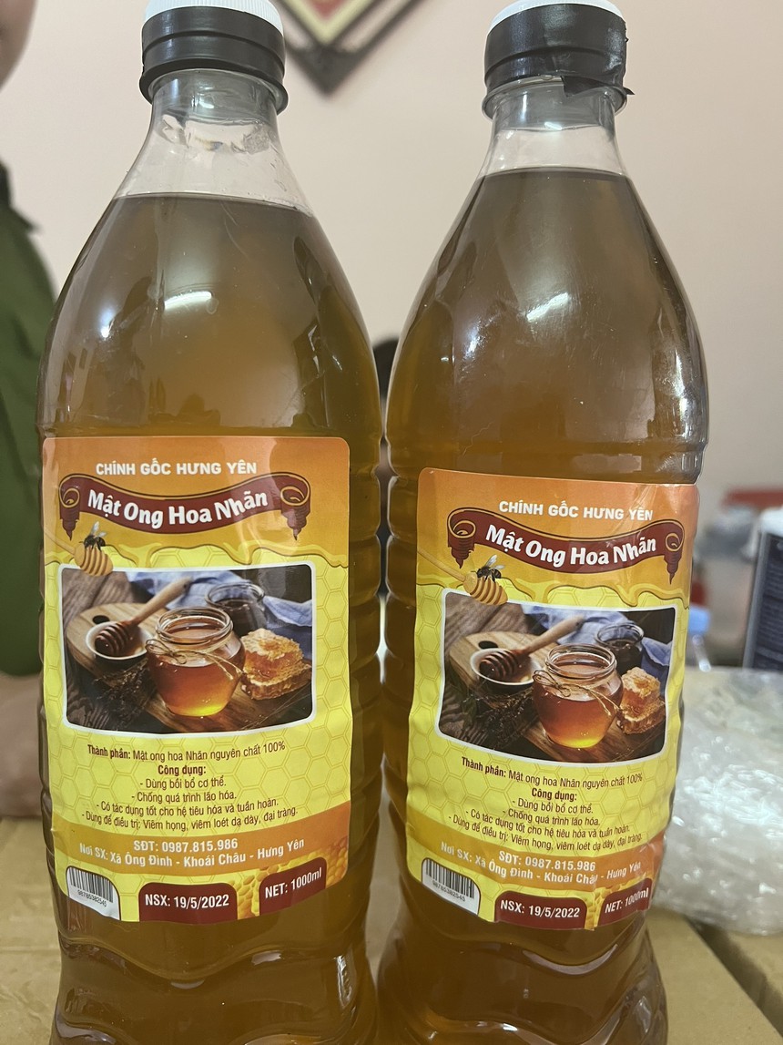 Triệt phá cơ sở sản xuất mật ong từ đường tại Hà Nội - Ảnh 1.