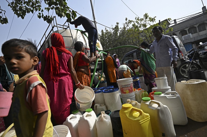 LHQ: Khoảng 75% số trẻ em ở Nam Á đối mặt nắng nóng khắc nghiệt - Ảnh 1.