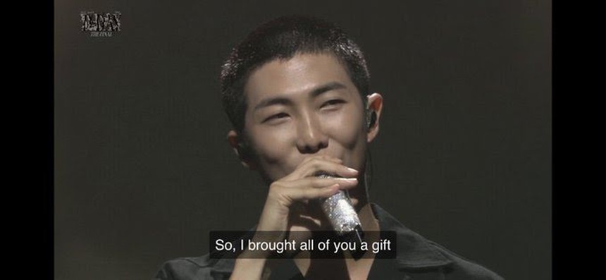 Những 'chuyện lạ' trong buổi hòa nhạc cuối cùng tour diễn solo của Suga BTS - Ảnh 11.