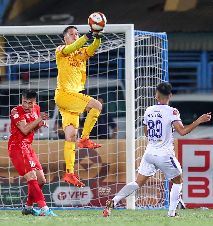 Quang Hải, Filip Nguyễn nâng Cúp sớm với Công An Hà Nội, tái hiện kịch bản HAGL của 20 năm trước - Ảnh 2.