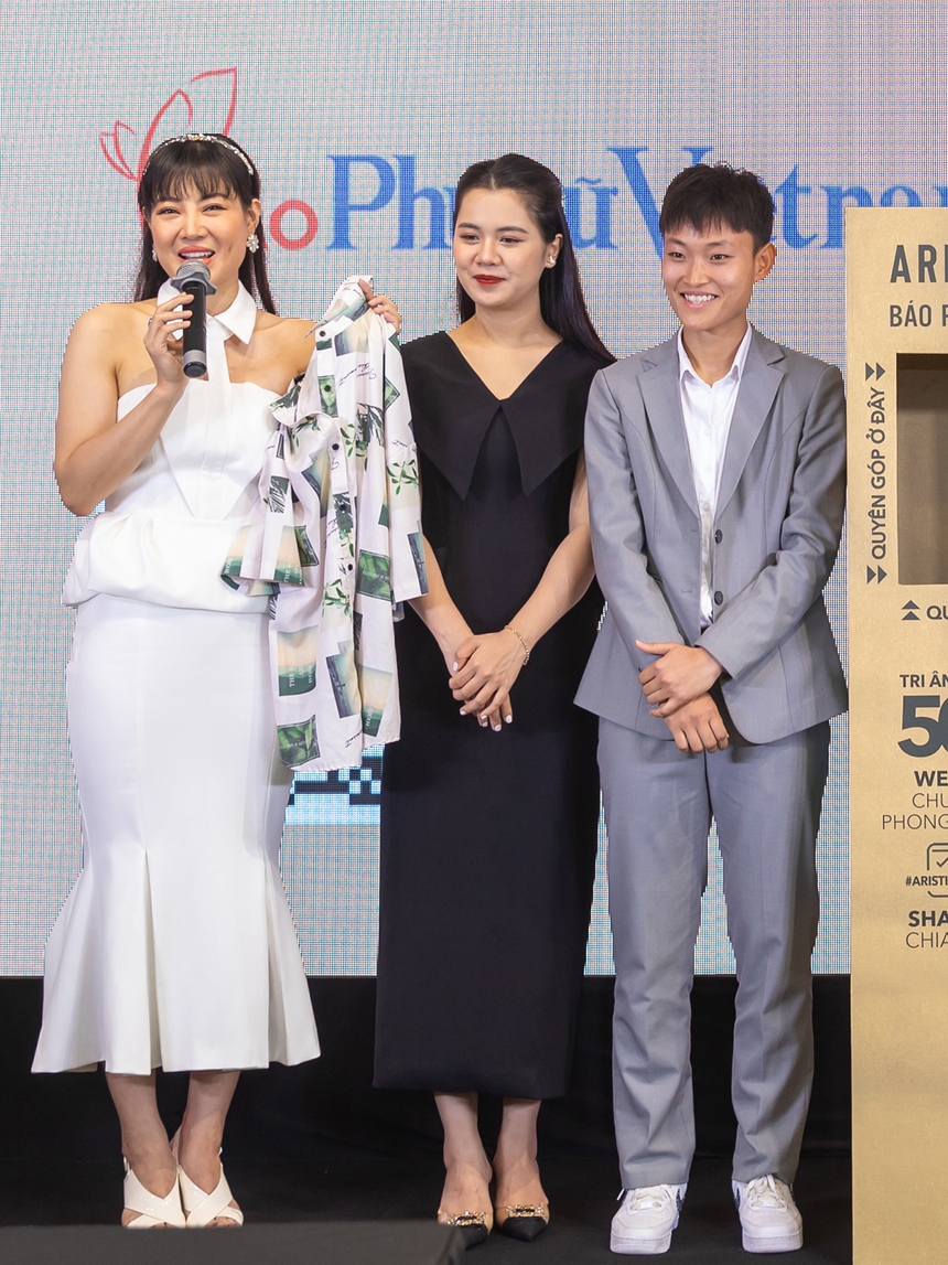 Diễn viên Thanh Hương tặng áo của Luyến 'lươn' gây Quỹ Mottainai hỗ trợ trẻ em - Ảnh 3.