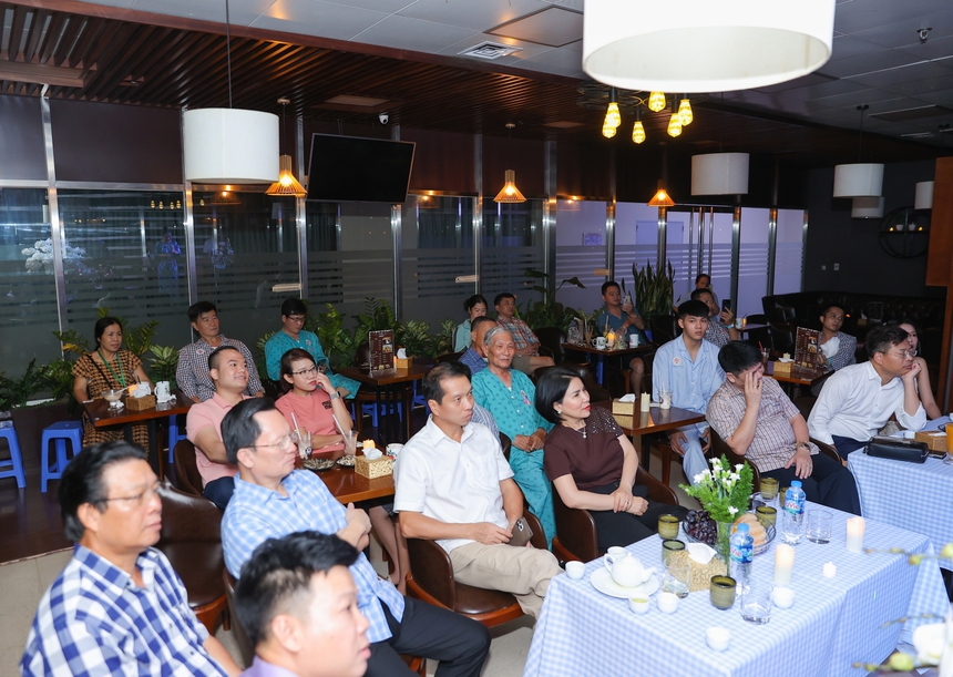 Điểm hẹn âm nhạc của Vũ Thắng Lợi mang năng lượng chữa lành cho bệnh nhân - Ảnh 8.