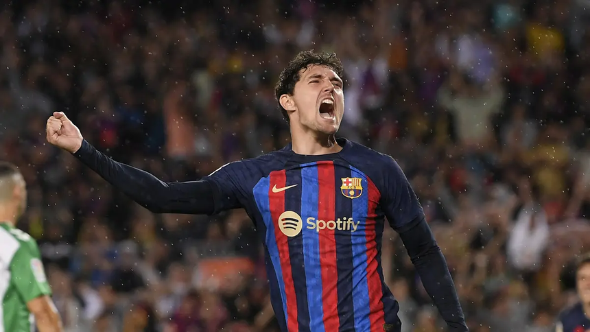 Tin chuyển nhượng MU 8/8: MU nhận tin không vui từ Rasmus Hojlund, mua trung vệ Đan Mạch - Ảnh 4.