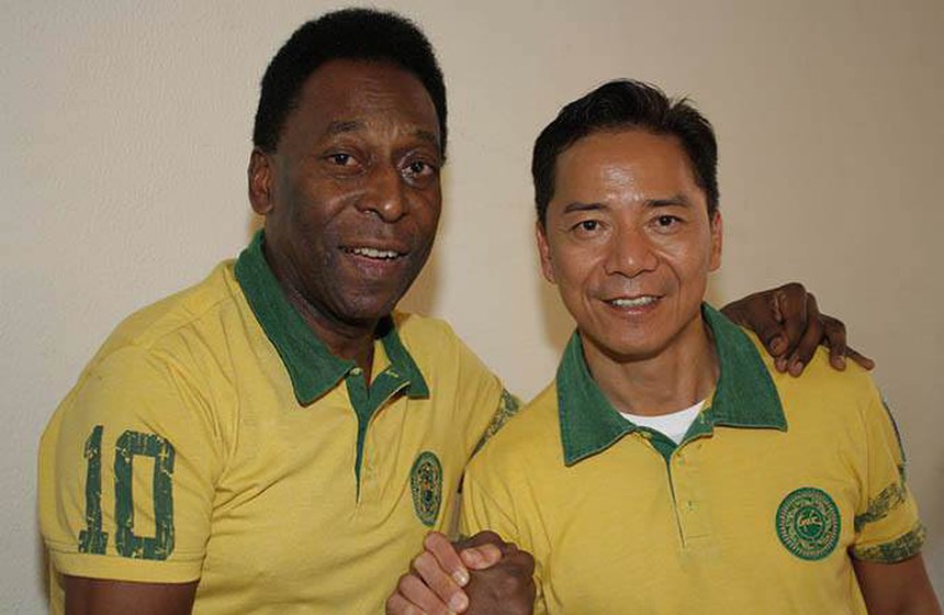 Huyền thoại Việt Nam Phạm Văn Rạng: Siêu thủ môn từng khuất phục 'Vua bóng đá' Pele - Ảnh 4.