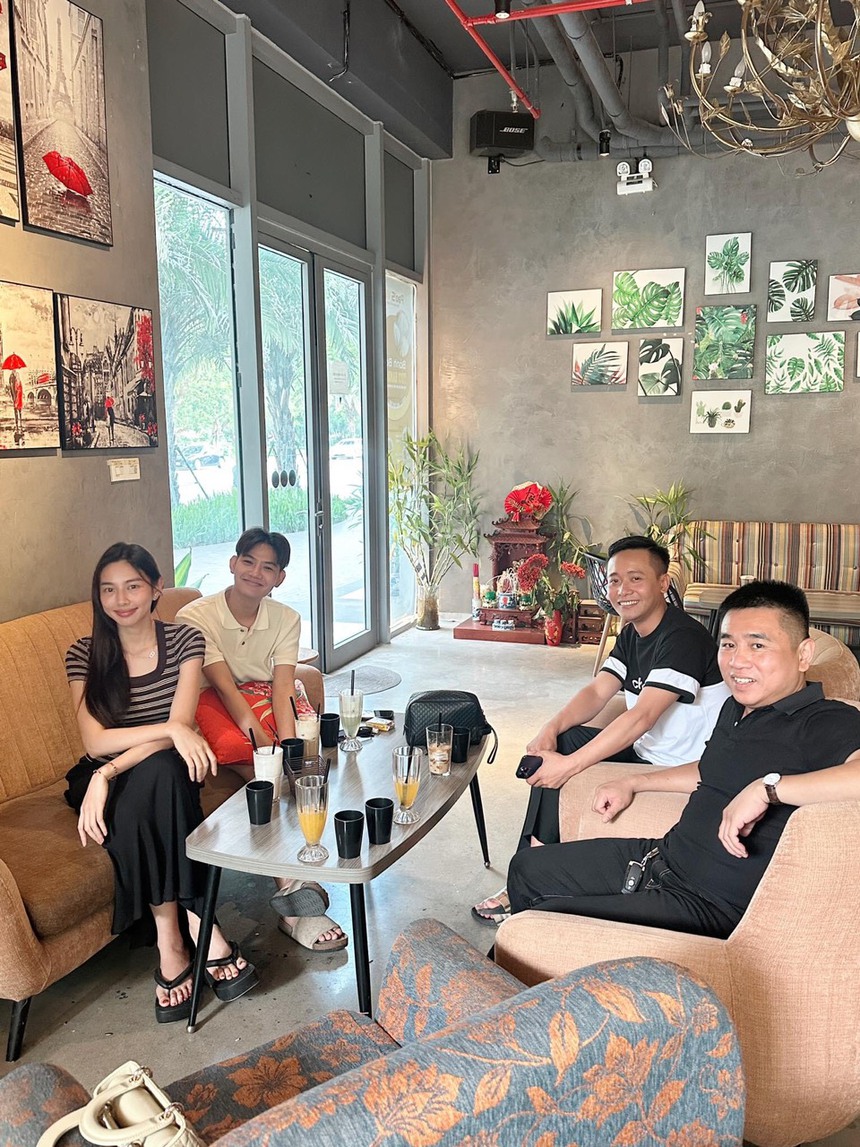 Thùy Tiên - Quang Linh Vlog bất ngờ hội ngộ, fan thắc mắc 1 chi tiết - Ảnh 2.