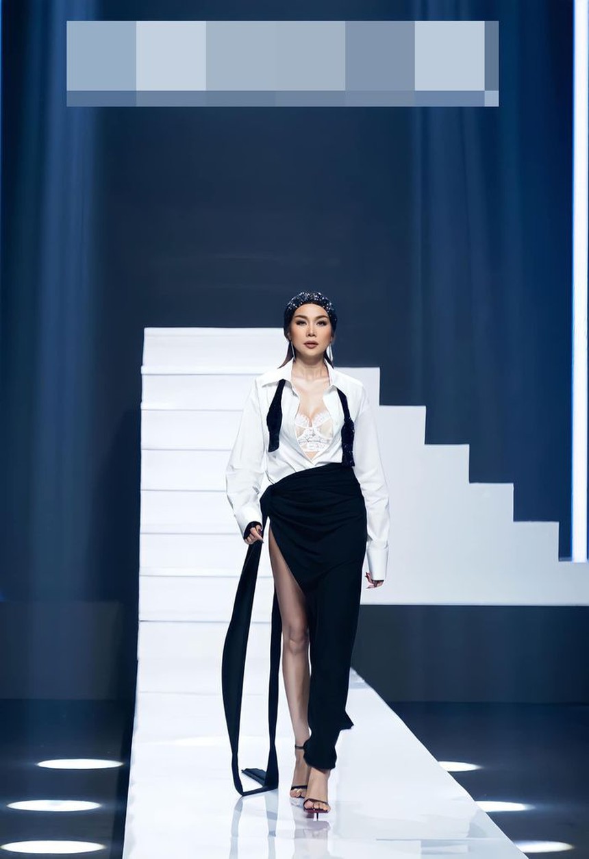 So kè style làm mentor của Thanh Hằng - Hà Hồ: Vóc dáng chuẩn, mặc sao cũng "chặt chém" - Ảnh 8.