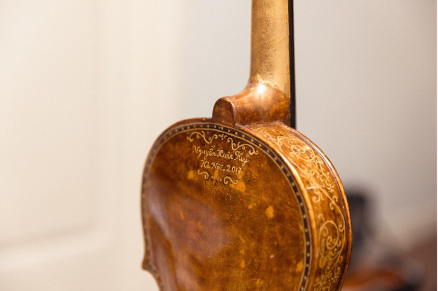 Nguyễn Xuân Huy: Hành trình từ nghệ sĩ thành nghệ nhân và câu chuyện của cây đàn violon sứ - Ảnh 2. Nguyễn Xuân Huy: Hành trình từ nghệ sĩ thành nghệ nhân và câu chuyện của cây đàn violon sứ - Ảnh 2.