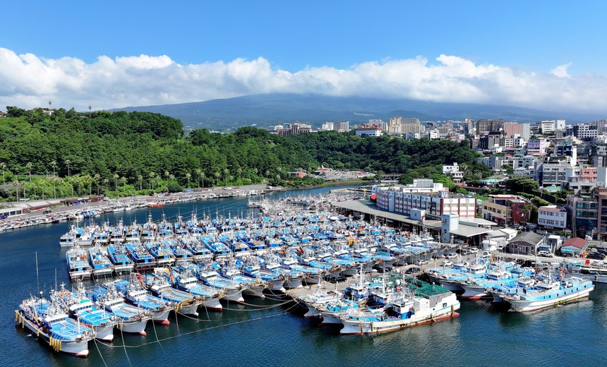 Hàn Quốc ban bố tình trạng khẩn cấp trong 24 giờ nhằm ứng phó với bão Khanun - Ảnh 1. Hàn Quốc ban bố tình trạng khẩn cấp trong 24 giờ nhằm ứng phó với bão Khanun - Ảnh 1.