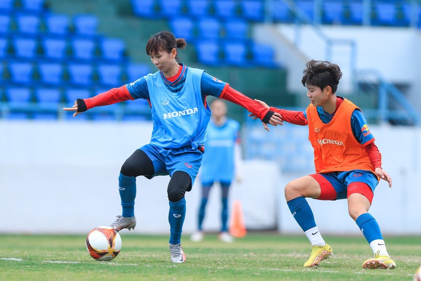 Lank chưa làm việc với CLB TPHCM để chiêu mộ Thuỳ Trang - Ảnh 2.