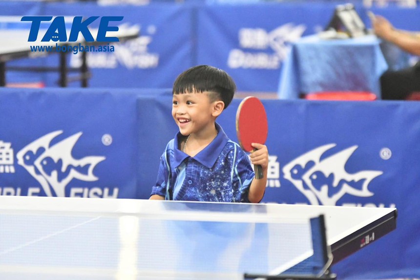 CĐM ngỡ ngàng với thần thái của VĐV nhí đặc biệt tại Giải Bóng bàn trẻ Thiếu niên Nhi đồng Quốc gia 2023 - Ảnh 3.