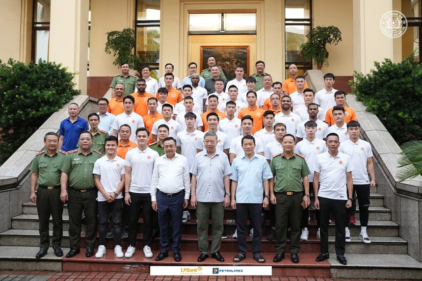 Bóng đá Việt Nam 9/8: CLB CAHN không chịu áp lực thành tích - Ảnh 3. Bóng đá Việt Nam 9/8: CLB CAHN không chịu áp lực thành tích - Ảnh 3.