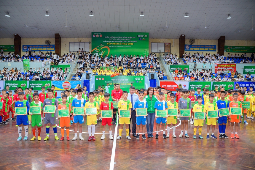 Nestlé MILO trao 16 suất học bổng "Có chí thì nên" tại giải bóng đá U11 toàn quốc - Ảnh 1.