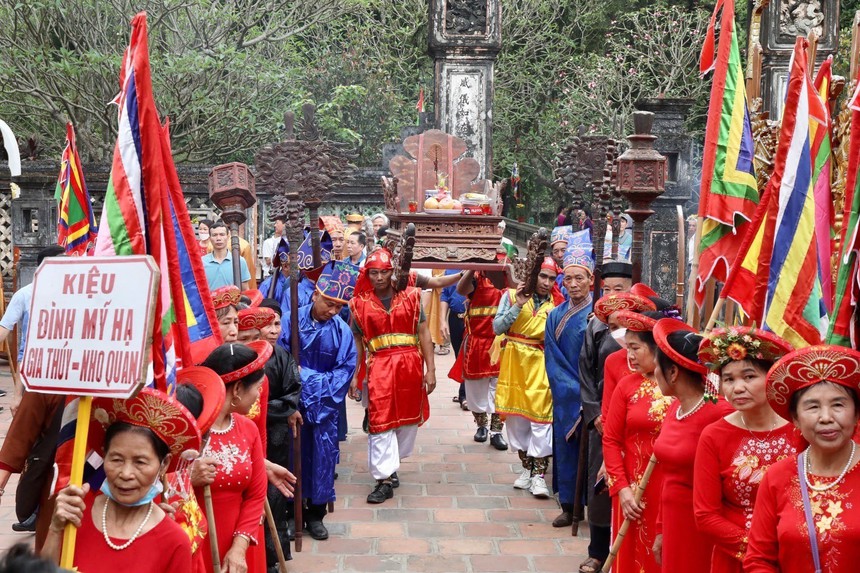 Mạnh Cường biên tập - Bộ Văn hóa, Thể thao và Du lịch ban hành Bộ tiêu chí về môi trường văn hóa trong lễ hội truyền thống - Ảnh 1.