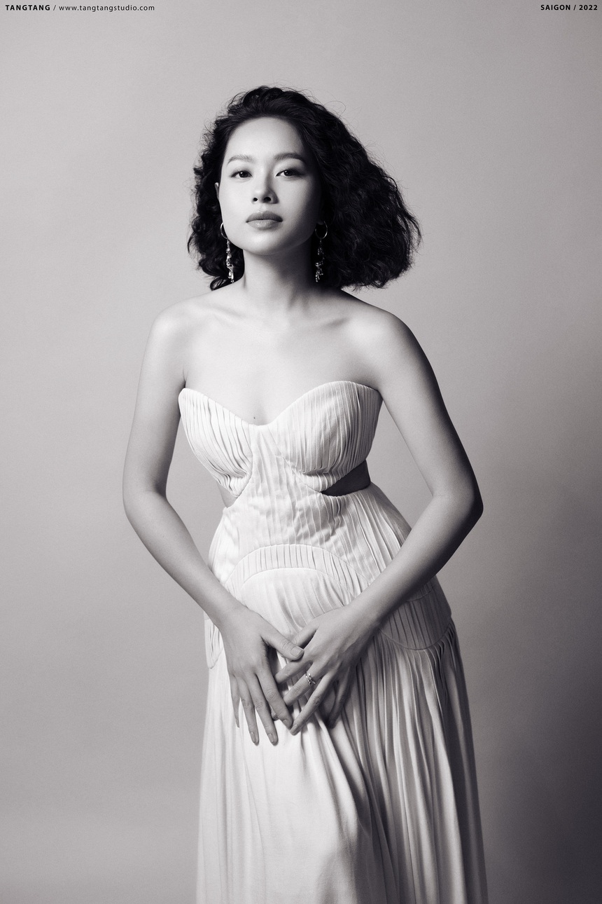 Ca sĩ Hoàng Quyên: '30 tuổi, tôi vẫn rong chơi' - Ảnh 1. Ca sĩ Hoàng Quyên: '30 tuổi, tôi vẫn rong chơi' - Ảnh 1.