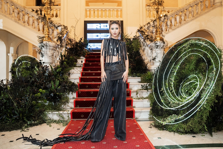 Thùy Tiên, Thảo Nhi Lê, Quỳnh Anh Shyn đọ style 'chất lừ' - Ảnh 1.